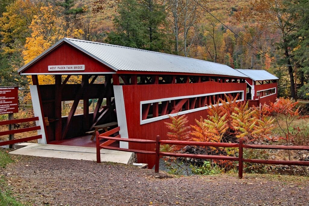 Paden Twin Covered Bridge entrance